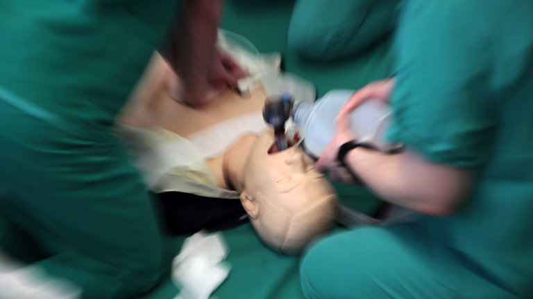Erste Hilfe Wenn Das Herz Nicht Mehr Schlagt Dlf Nova