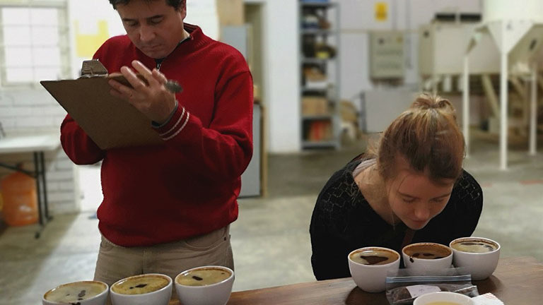 Luca und Diego beim Cupping in Mexiko