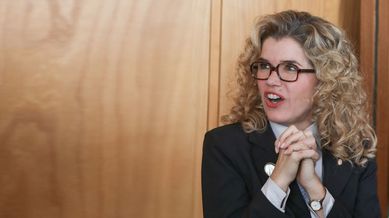 Anke Engelke als Barbara Dietrich in der Sendung "Deutschland 86"