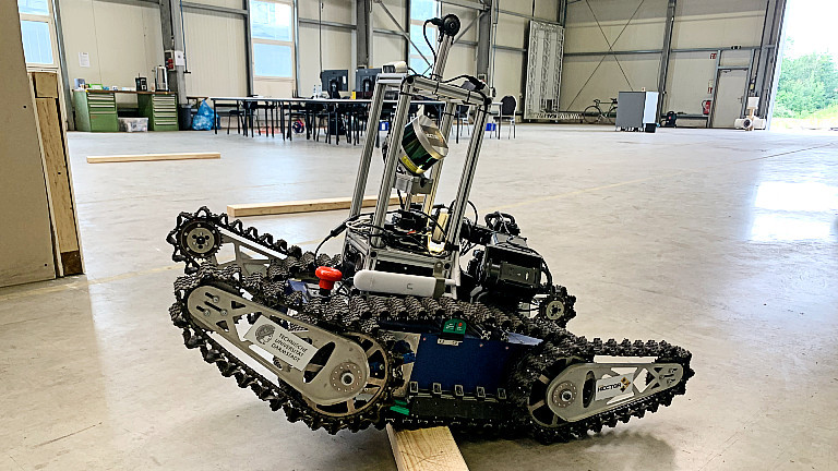 Rettungsroboter "Asterix" im Testeinsatz am Deutschen Rettungsrobotik Zentrum (DRZ) in Dortmund