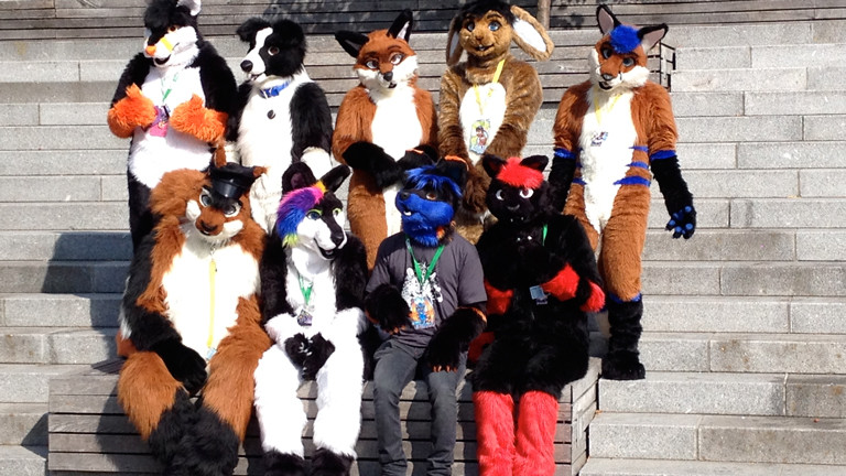 Klassentreffen der Kuscheltiere beim Eurofurence in Berlin .