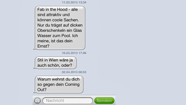 SMS-Nachrichten von 2013. In einer steht: Nur du trägst auf dicken Oberschenkeln ein Glas Wasser zum Pool. Ich meine, ist das dein Ernst?
