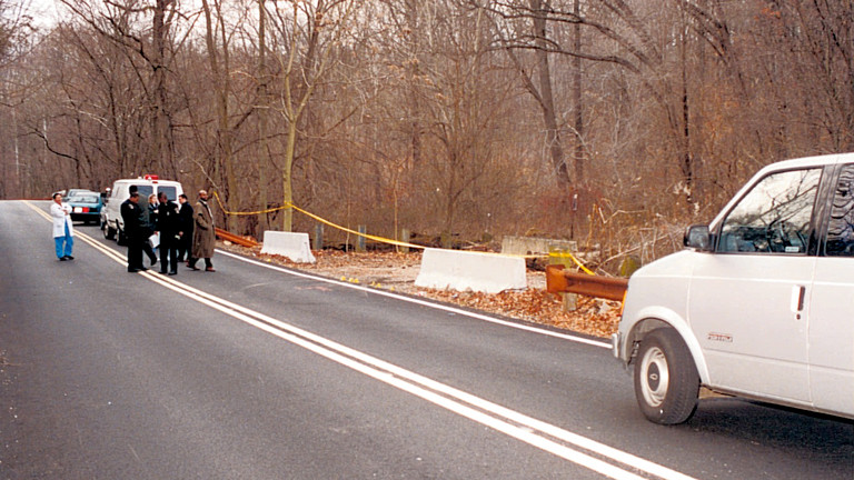 Polizei sichert den Fundort der Leiche im Leakin Park in Baltimore 1999