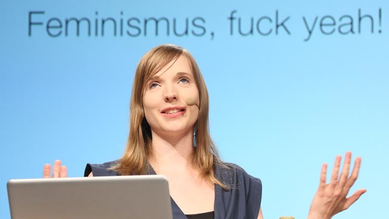 Die Initiatorin der Kampagne "#Aufschrei", Anne Wizorek", spricht bei der Internetkonferenz Re:publica am 08.05.2013 in Berlin.