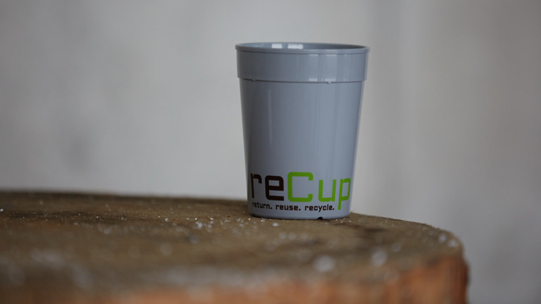 Ein Pfandbecher aus dem reCup-System