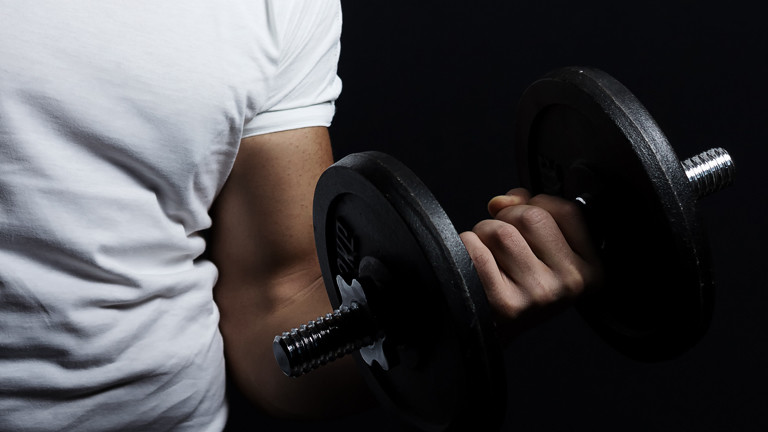 Arm und Bizeps mit Kurzhantel