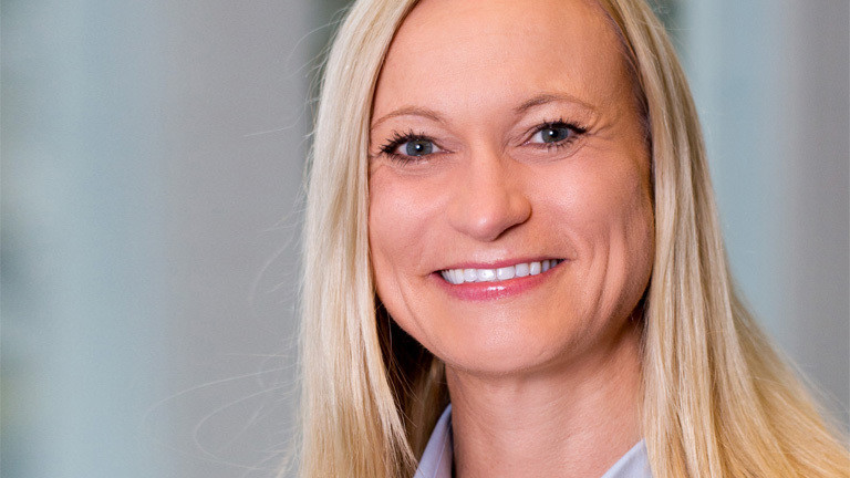 Christine Radtke forscht über die Heilung von Nervenschäden mithilfe von Spinnenfäden.