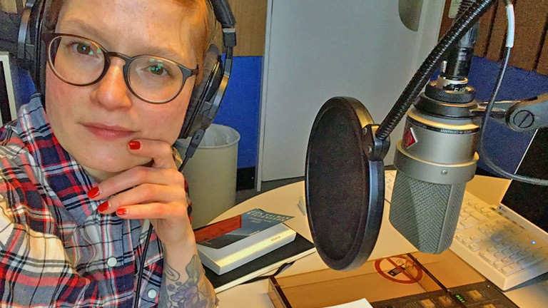 Lydia Herms spricht bei Deutschlandfunk Nova über Bücher