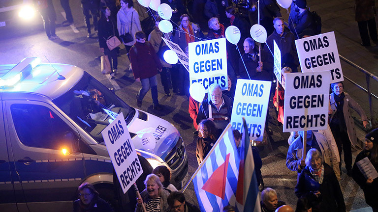 Protestbewegung 'Omas gegen Rechts'