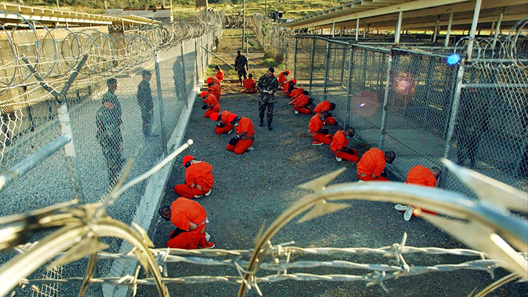 Häftlinge in Guantanamo 2002.
