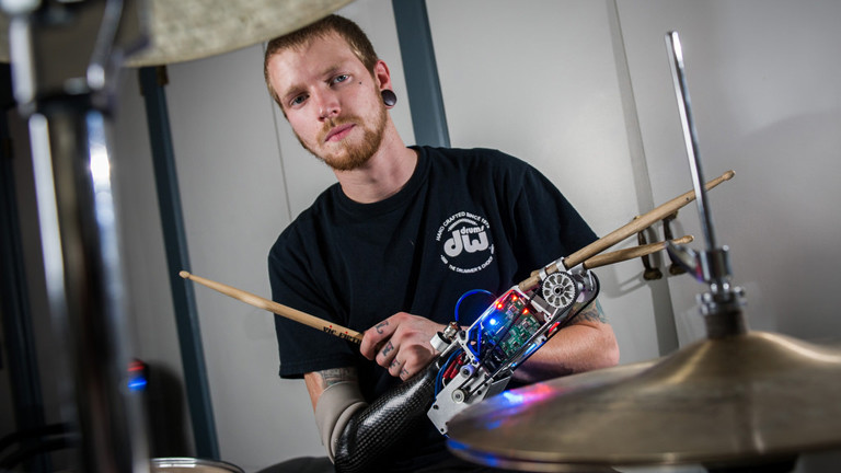 Jason Barnes mit Drum-Prothese
