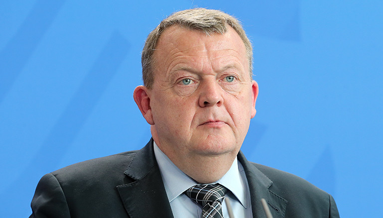 Der dänische Ministerpräsident Lars Lokke Rasmussen beantwortet im Bundeskanzleramt Fragen von Journalisten, nachdem er von der Bundeskanzlerin zu einem Gespräch mit anschließender Pressekonferenz empfangen wurde. Foto: Wolfgang Kumm/dpa