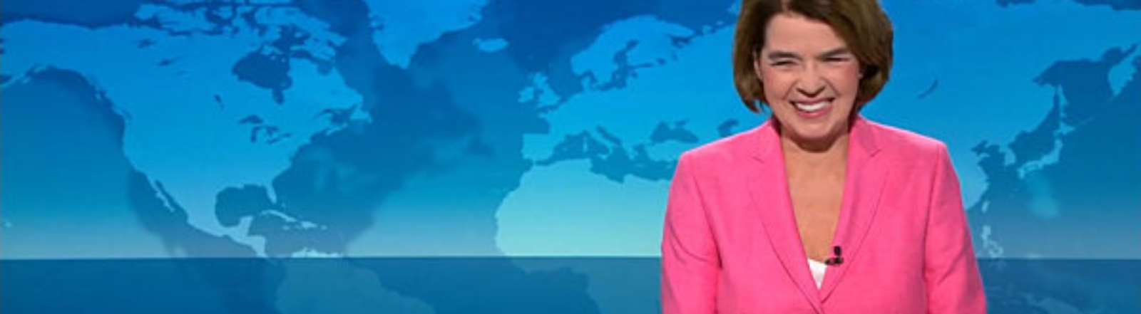 Lachend in der Nachrichtensendung: Moderatorin Susanne Daubner