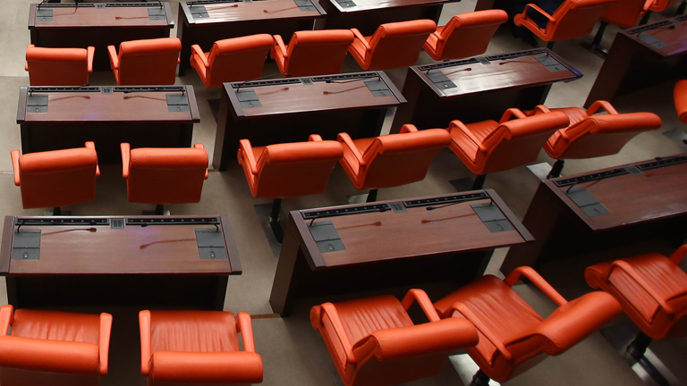 Leere Sitze im türkischen Parlament in Ankara.