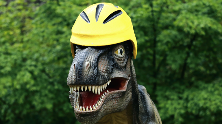 Dinosaurier mit Helm