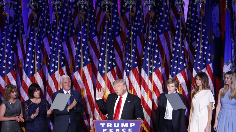 Donald Trump mit Vize Pence und Familie