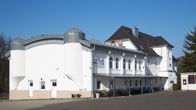 Die Ditib-Moschee in Fürthen wurde von BKA-Fahndern durchsucht.