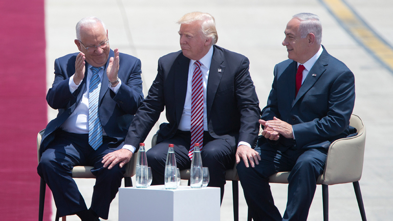 Donald Trump zusammen mit Reuven Rivlin und Benjamin Netanjahu