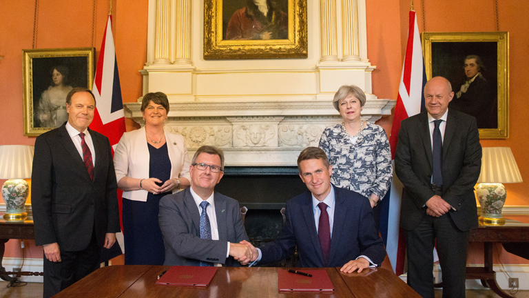 Gespräche zur Duldung britischer Minderheitsregierung