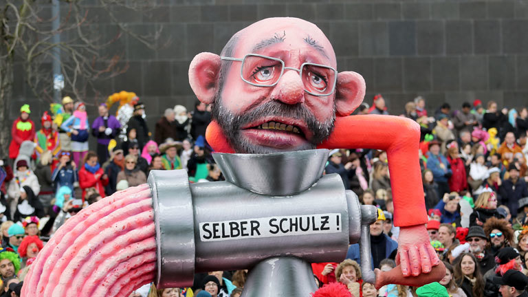 Karnevals-Mottowagen mit SPD-Chef Martin Schulz