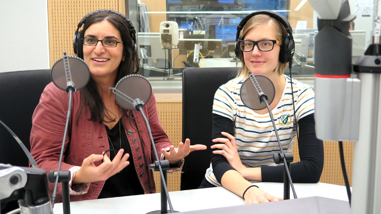 Nilofar Elhami und Linnéa Grindegard