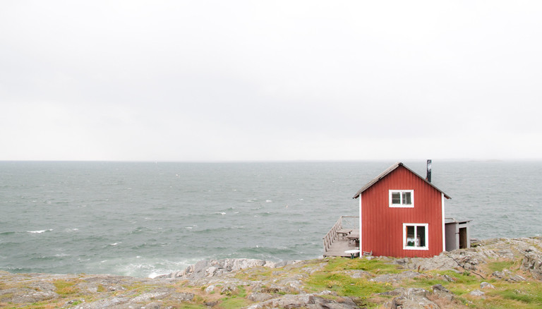 Ein Haus am Meer in Schweden.