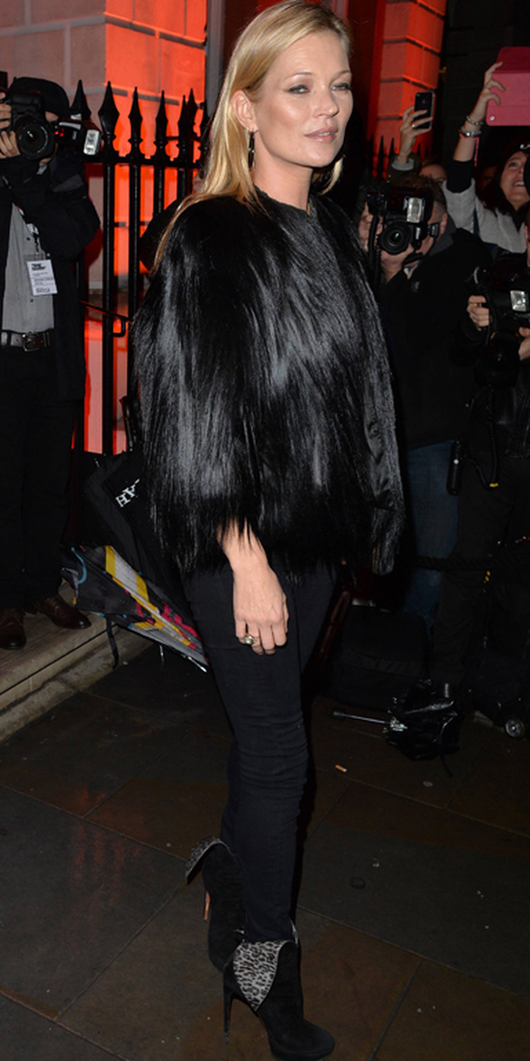 Kate Moss trägt Skinny Jeans