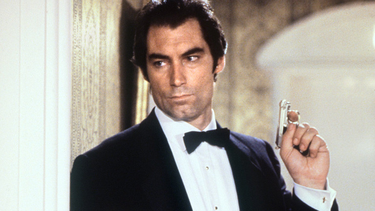Der britische Schauspieler Timothy Dalton als James Bond in einer Szene seines zweiten Bond-Filmes "Lizenz zum Töten" (License Revoked) im Jahr 1988.