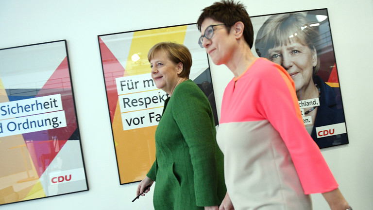 Angela Merkel (links) und Annegret Kramp-Karrenbauer