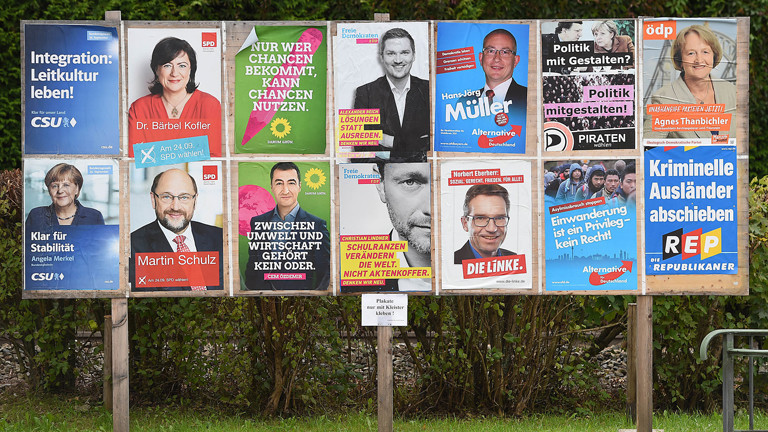Viele Wahlplakate