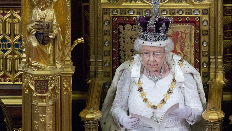 Queen Elizabeth II. im britischen Parlament