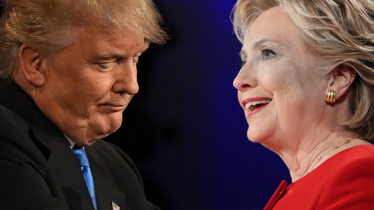 Donald Trump und Hillary Clinton stehen sich gegenüber.