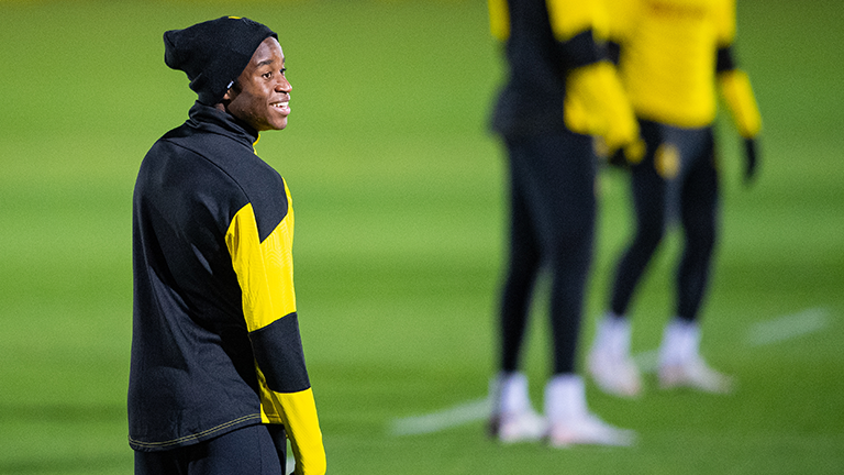 Yousoufa Moukoko beim Abschlusstraining des BVB vor dem Champions League Spiel gegen Brügge