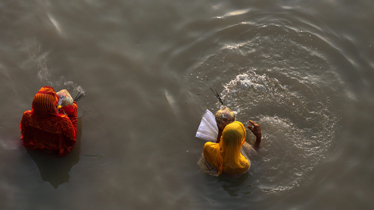 Rituelle Waschung im Ganges