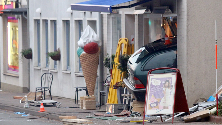 Im Juli 2015 war ein Auto nahezu ungebremst in eine Eisdiele gerast. Dabei kamen zwei Menschen ums Leben, neun weitere wurden verletzt.