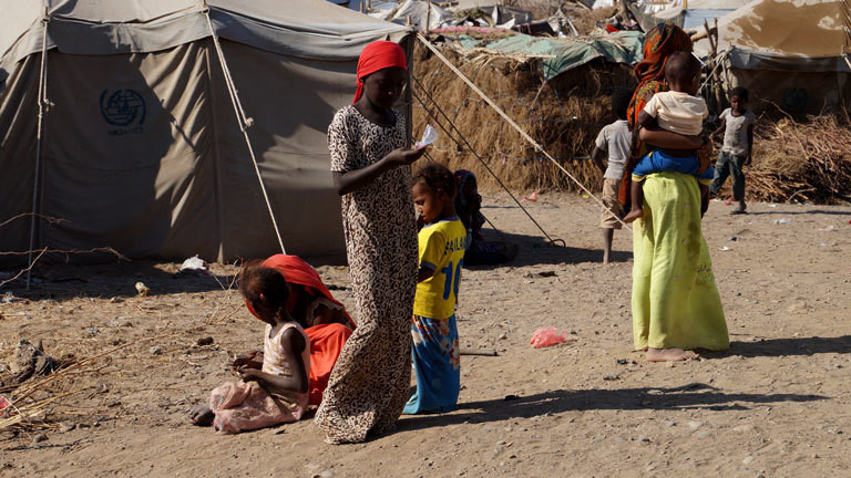 Kinder in einem Camp im Jemen