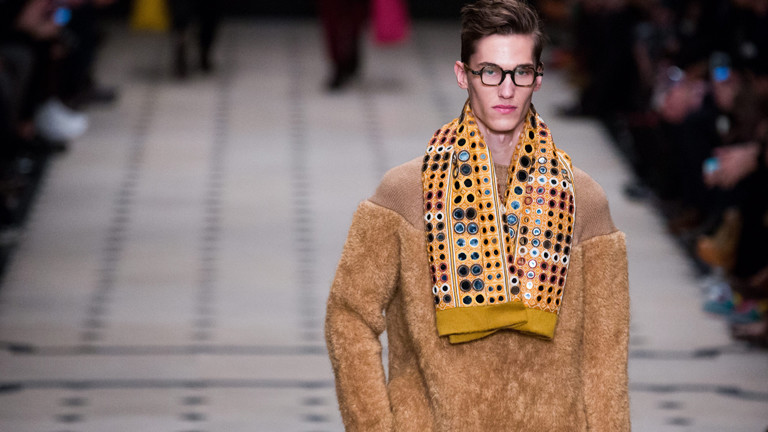 Tief durchatmen - es wird wieder weiter - auch bei Burberry in London.