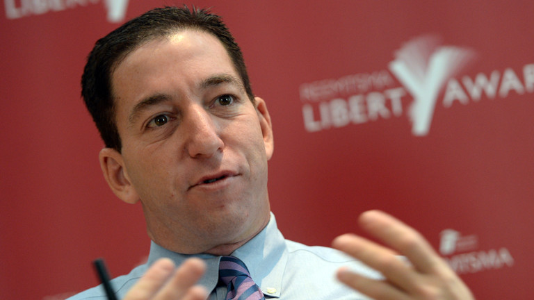 Der US-amerikanische Journalist Glenn Greenwald spricht am 10.04.2014 in Berlin mit Journalisten der dpa.