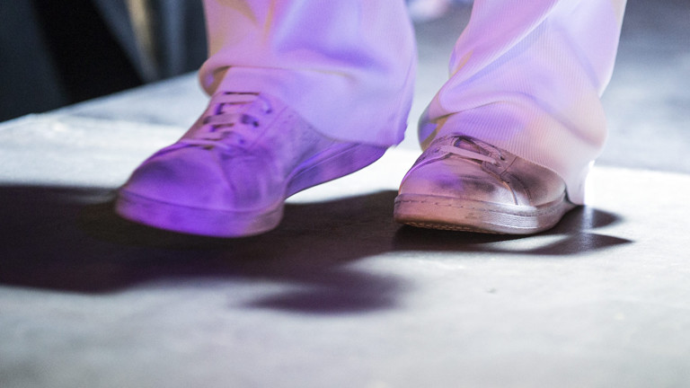 Raf Simons lässt in Paris aufmaschieren