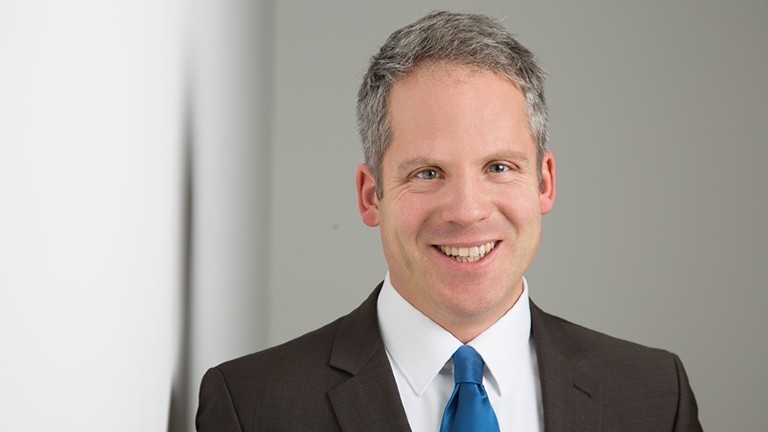 Der Professor Markus Pillmayer von der Hochschule München