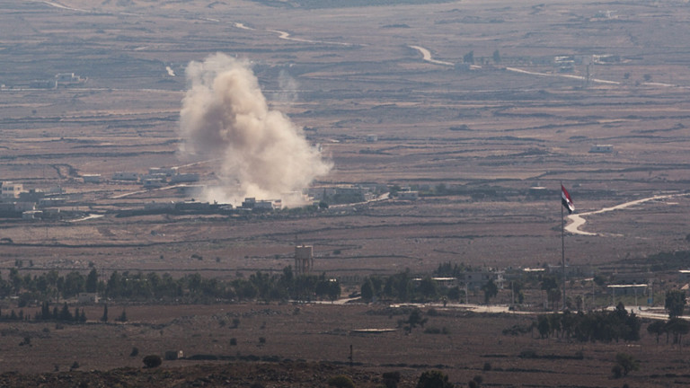 Kämpfe zwischen syrischen Rebellen und regierungstreuen Truppen an der Grenze zu Israel (28.08.2014 | dpa).