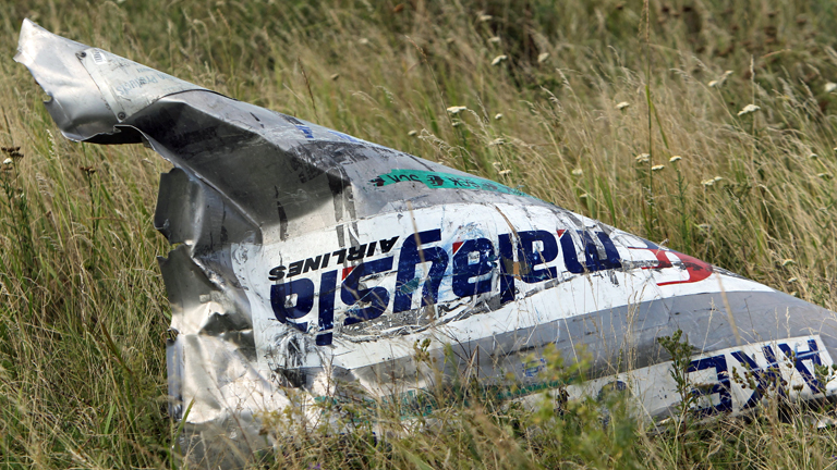 Überreste vom Flug MH17 in der Ostukraine.