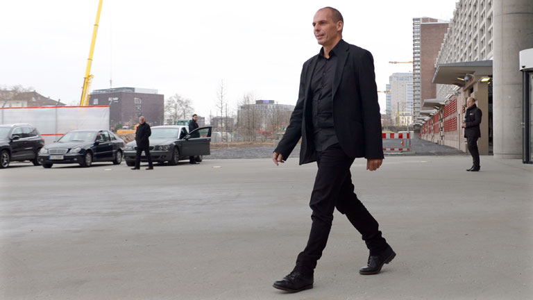 Der griechische Finanzminister Gianis Varoufakis verlässt am 04.02.2015 die Europäische Zentralbank (EZB) in Frankfurt am Main (Hessen).