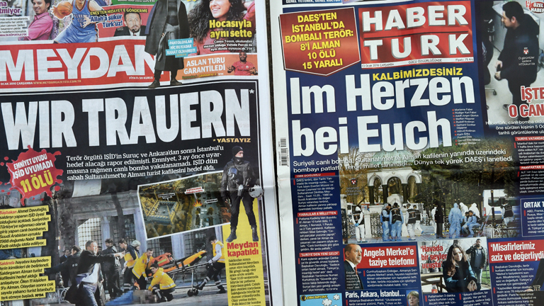 Türkische Zeitungen trauern auf deutsch.