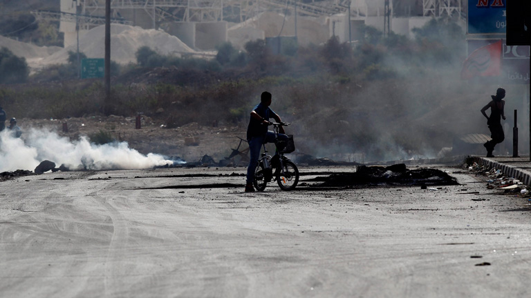 Gewalt zwischen Palästinensern und Israelis an einem Grenzübergang in Nablus.