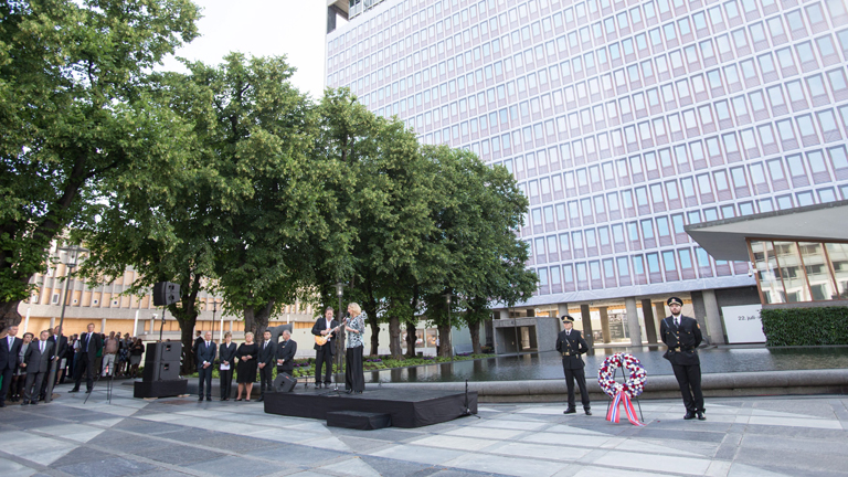 Am vierten Jahrestag des Anschlags in Norwegen durch Anders Breivik wird getrauert.
