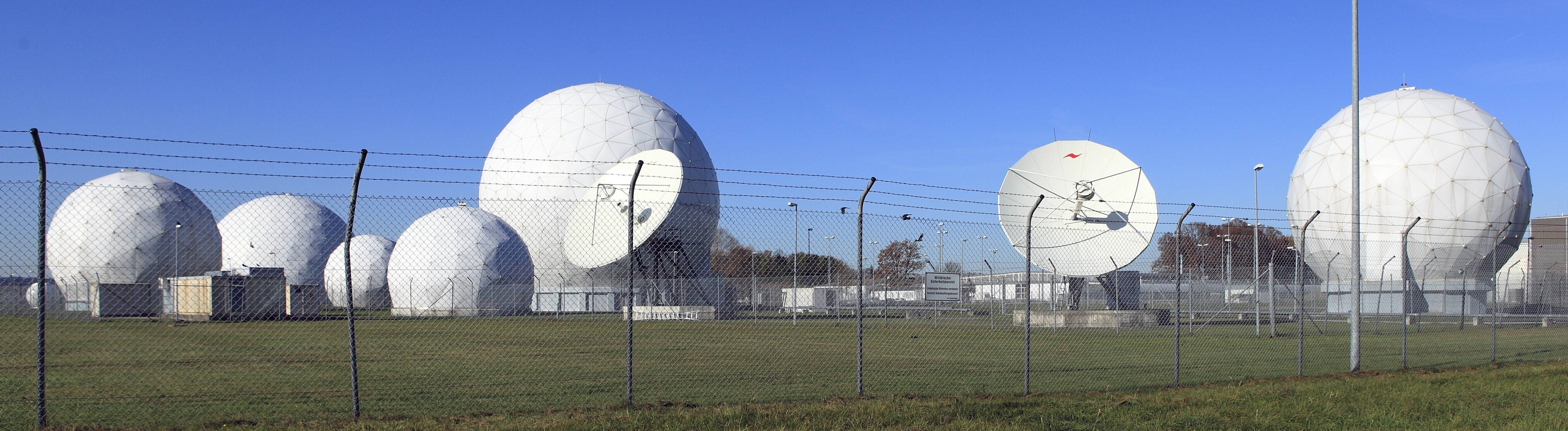 Ehemalige US Echelon Abhöranlage in Bad Aibling, die jetzt vom BND genutzt wird