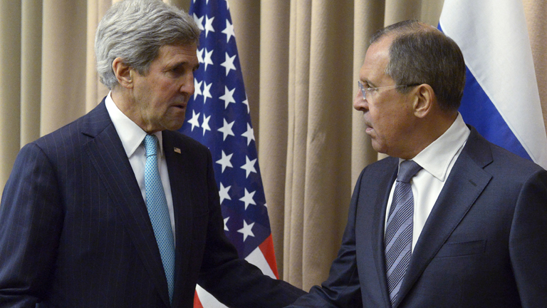 Die Außenminister der USA, John Kerry und Russlands, Sergej Lawrow, bei einem Treffen in Genf