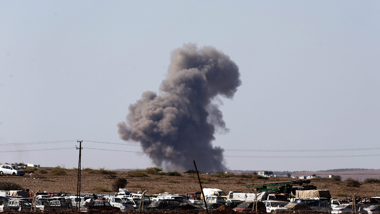 Rauch nach einem Einschlag westlich von Kobane