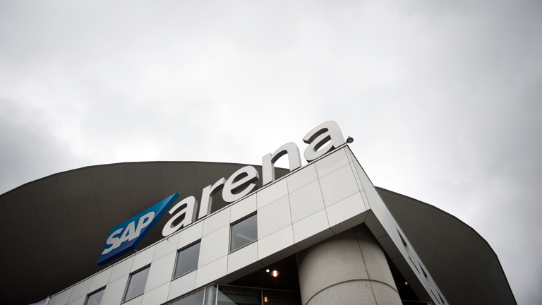 Die SAP-Arena in Mannheim (Baden-Württemberg), aufgenommen am 15.05.2015, einen Tag nach dem Abbruch des Finales der TV-Show "Germany's Next Topmodel" wegen einer Bombendrohung.